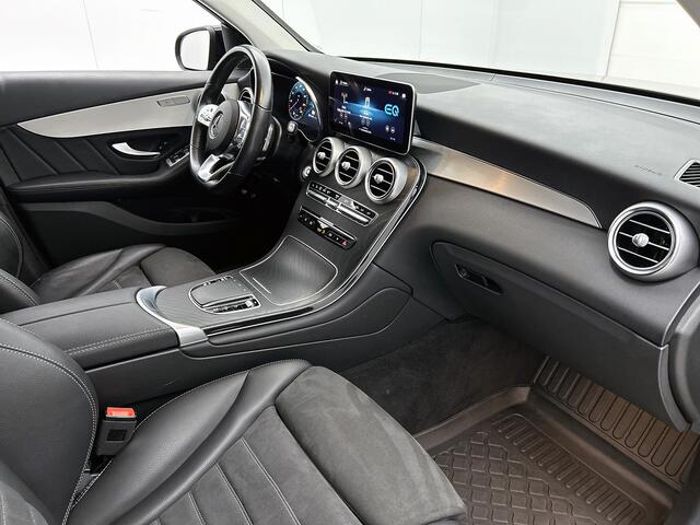 Mercedes-Benz GLC-KLASSE 300 e 4MATIC Business Solution AMG AMG Line | Night Pakket | 19 Inch Velgen | Digitaal Dashboard | Parkeerpakket met achteruitrijcamera. Inclusief 24 maanden Mercedes-Benz Certified garantie voor Europa.