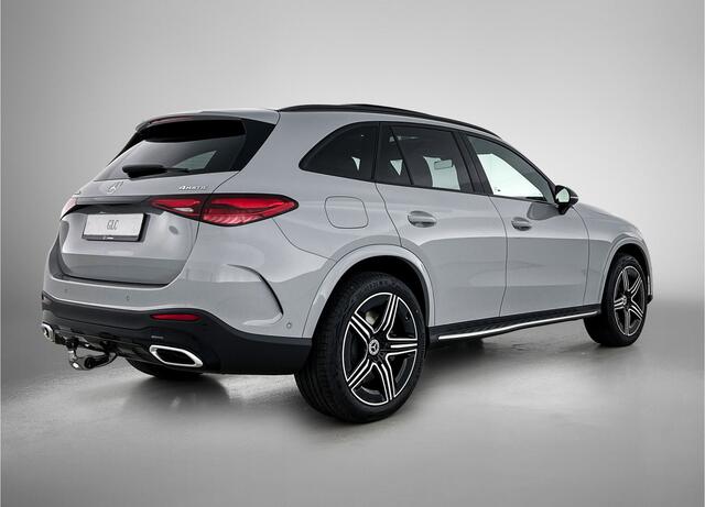 Mercedes-Benz GLC-KLASSE 300e 4MATIC Business Solution AMG | Advanced plus | Nightpakket | Parkeerpakket | Trekhaak | Panoramaschuifdak | Treeplanken in aluminiumlook | 20 inch vijfspaaks lichtmetalen AMG-velgen | URBAN GUARD Plus |