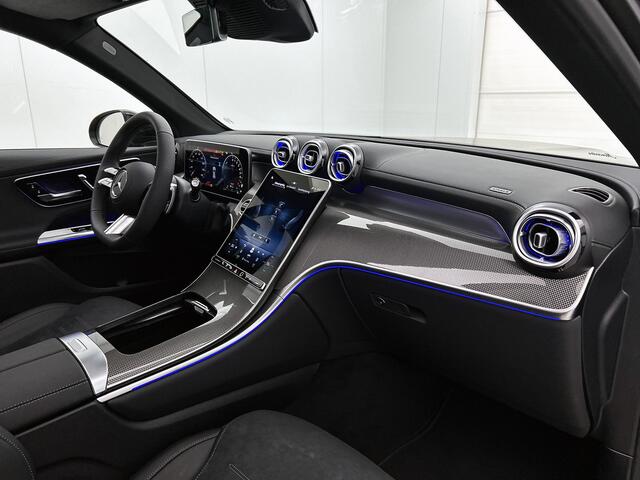 Mercedes-Benz GLC-KLASSE 300e 4MATIC Business Solution AMG | Premium | Winterpakket | Nightpakket | Rijassistentiepakket Plus | Trekhaak | Panoramaschuifdak | Treeplanken in aluminiumlook | 20" multispaaks lichtmetalen AMG velgen |