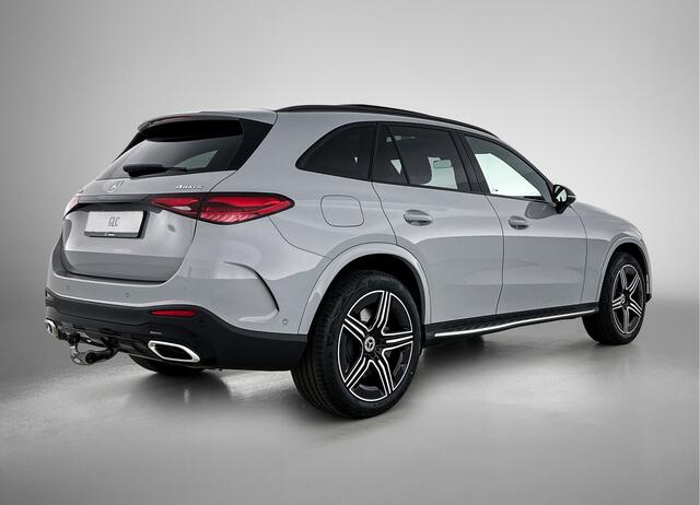 Mercedes-Benz GLC-KLASSE 300e 4MATIC Business Solution AMG | Advanced plus pakket | Nightpakket | Parkeerpakket | Trekhaak | Panoramaschuifdak | Treeplanken in aluminiumlook | Middenconsole metaalstructuur | 20 inch vijfspaaks lichtmetalen AMG-velgen |
