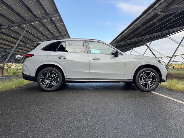 Mercedes-Benz GLC-KLASSE 300e 4MATIC Business Solution AMG | Night | Premium | Treeplanken | Panoramaschuifdak | Trekhaak | Memory stoelen |