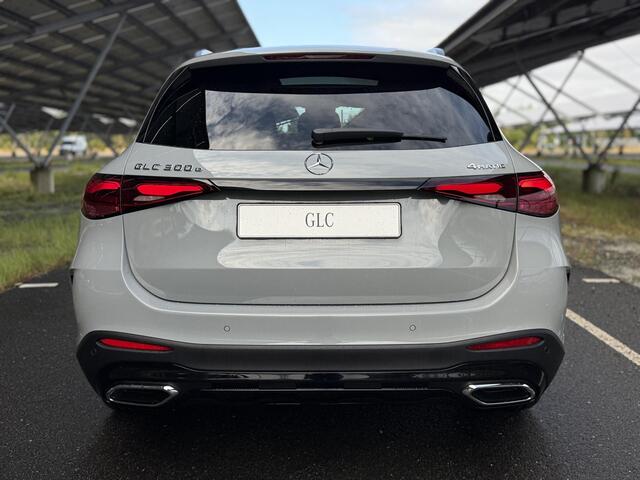 Mercedes-Benz GLC-KLASSE 300e 4MATIC Business Solution AMG | Night | Premium | Treeplanken | Panoramaschuifdak | Trekhaak | Memory stoelen |