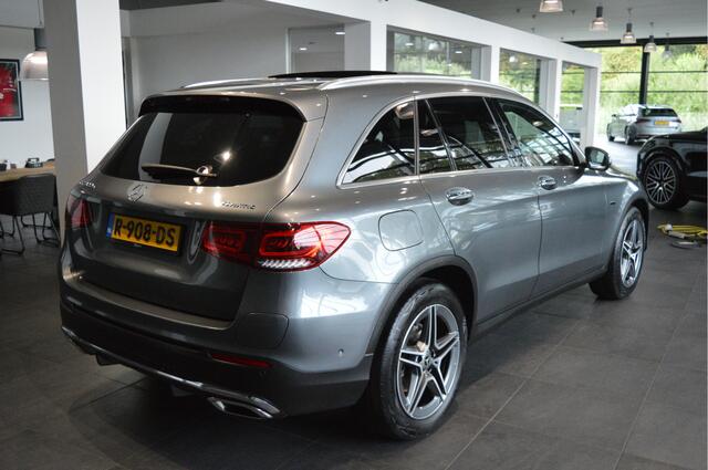 Mercedes-Benz GLC-KLASSE 300e 4MATIC AMG Head Up pano leer trekhaak 19 inch !!