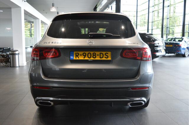 Mercedes-Benz GLC-KLASSE 300e 4MATIC AMG Head Up pano leer trekhaak 19 inch !!