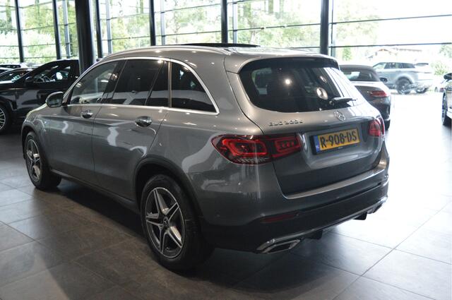 Mercedes-Benz GLC-KLASSE 300e 4MATIC AMG Head Up pano leer trekhaak 19 inch !!