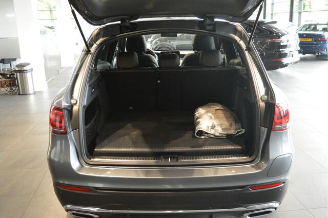 Mercedes-Benz GLC-KLASSE 300e 4MATIC AMG Head Up pano leer trekhaak 19 inch !!