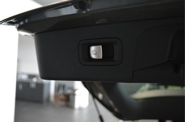 Mercedes-Benz GLC-KLASSE 300e 4MATIC AMG Head Up pano leer trekhaak 19 inch !!