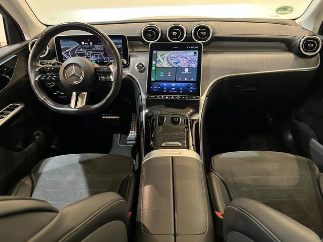 Mercedes-Benz GLC-KLASSE 300e 4MATIC AMG Line / Pano. Schuifdak / 360 Camera / 20" LMV / Trekhaak Elek. / LED / Digital Light / BTW-auto !!