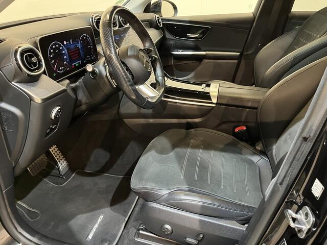 Mercedes-Benz GLC-KLASSE 300e 4MATIC AMG Line / Pano. Schuifdak / 360 Camera / 20" LMV / Trekhaak Elek. / LED / Digital Light / BTW-auto !!