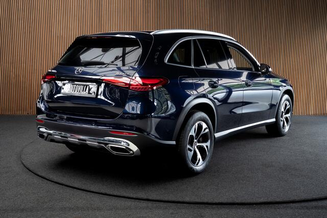 Mercedes-Benz GLC-KLASSE 300e 4MATIC Luxury Line Panoramadak 360 camera Electrice trekhaak Winter pakket USB-C Pakket