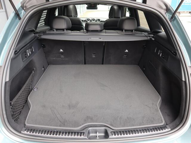 Mercedes-Benz GLC-KLASSE 300e 4MATIC Business Solution AMG Voordeel € 8.342 Voorraadactie!!