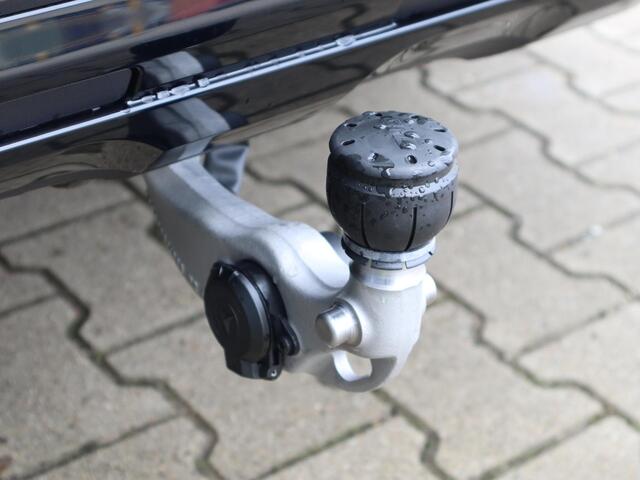 Mercedes-Benz GLC-KLASSE 300e 4MATIC Business Solution AMG Voordeel € 8.342 Voorraadactie!!
