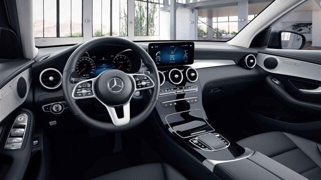 Mercedes-Benz GLC-KLASSE 200 4MATIC Premium | Trekhaak | Widescreen | Stoelverwarming | Distronic |