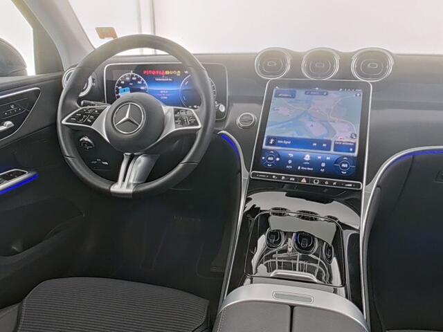 Mercedes-Benz GLC-KLASSE 300 e 4MATIC Plug-In Hybride Trekhaak | Ledkoplampen | Stoel en Stuurverwarming | Parkeerpakket met achteruitcamera. Inclusief 24 maanden Mercedes-Benz Certified garantie voor Europa.
