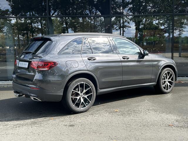 Mercedes-Benz GLC-KLASSE 300e AMG // Panoramadak // Trekhaak // Memory // Headup // 360 Camera // Digitaal dashboard // Sfeerverlichting // 20 inch