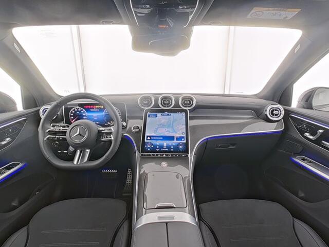 Mercedes-Benz GLC-KLASSE 300 e 4MATIC AMG Plug-In Hybride AMG Line | Night Pakket | Panorama Schuif-Kanteldak | Distronic | Parkeerpakket met 360°-camera. Inclusief 24 maanden Mercedes-Benz Certified garantie voor Europa.