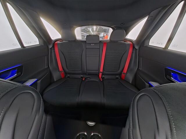 Mercedes-Benz GLC-KLASSE 300 e 4MATIC AMG Plug-In Hybride AMG Line | Night Pakket | Panorama Schuif-Kanteldak | Distronic | Parkeerpakket met 360°-camera. Inclusief 24 maanden Mercedes-Benz Certified garantie voor Europa.