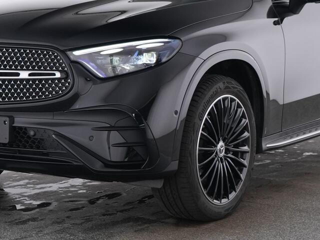 Mercedes-Benz GLC-KLASSE 300 e 4MATIC AMG Plug-In Hybride AMG Line | Night Pakket | Panorama Schuif-Kanteldak | Distronic | Parkeerpakket met 360°-camera. Inclusief 24 maanden Mercedes-Benz Certified garantie voor Europa.