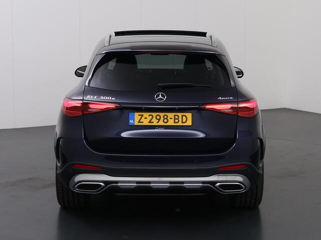 Mercedes-Benz GLC-KLASSE 300e 4MATIC AMG Line | Panoramadak | Memory | Getint glas | Sfeerverlichting | Winter pakket | 19" velgen |