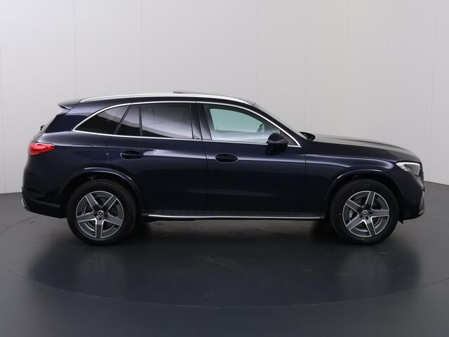 Mercedes-Benz GLC-KLASSE 300e 4MATIC AMG Line | Panoramadak | Memory | Getint glas | Sfeerverlichting | Winter pakket | 19" velgen |