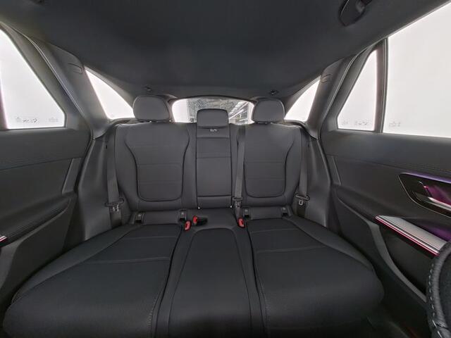 Mercedes-Benz GLC-KLASSE 300 e 4MATIC AMG Plug-In Hybride AIrmatic | AMG Line Night Pakket | Trekhaak | Head-up-Display | Parkeerpakket met 360°-camera | Distronic. Inclusief 24 maanden MB Certified garantie voor Europa.