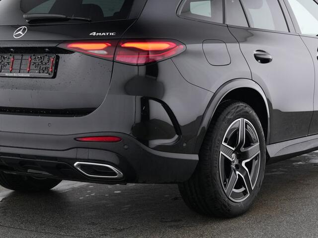 Mercedes-Benz GLC-KLASSE 300 e 4MATIC AMG Plug-In Hybride AIrmatic | AMG Line Night Pakket | Trekhaak | Head-up-Display | Parkeerpakket met 360°-camera | Distronic. Inclusief 24 maanden MB Certified garantie voor Europa.