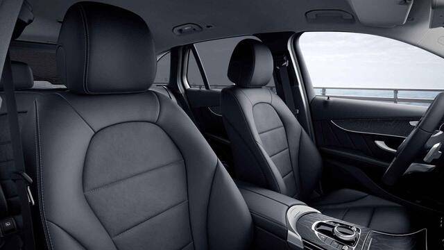 Mercedes-Benz GLC-KLASSE 250 4MATIC Business Solution AMG | Stoelverwarming | AGILITY CONTROL | Thermatic | Navigatie |