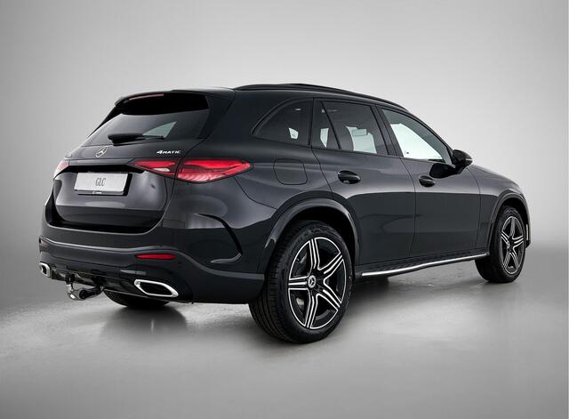 Mercedes-Benz GLC-KLASSE 300e 4MATIC Business Solution AMG | Advanced plus | Nightpakket | Parkeerpakket | Trekhaak | Panoramaschuifdak | Treeplanken in aluminiumlook | 20 inch vijfspaaks lichtmetalen AMG-velgen |