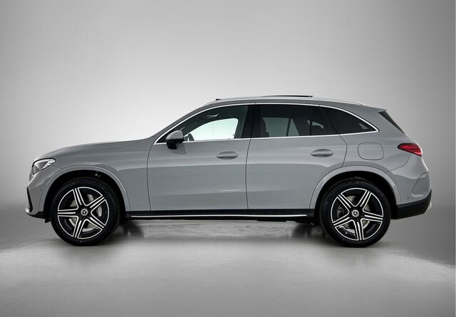 Mercedes-Benz GLC-KLASSE 300e 4MATIC Business Solution AMG | Advanced plus | Parkeerpakket | Trekhaak | Panoramaschuifdak | Treeplanken in aluminiumlook | DISTRONIC | 20 inch vijfspaaks lichtmetalen AMG-velgen | URBAN GUARD Plus |