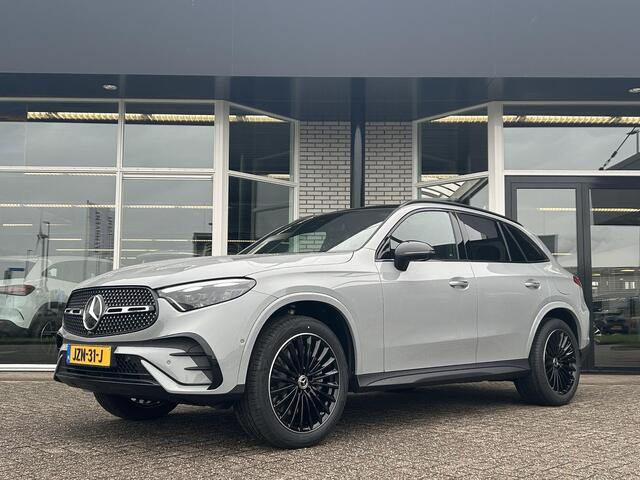 Mercedes-Benz GLC-KLASSE 300e 4MATIC Sport Edition | Premium Pakket | Night Pakket | Winter Pakket | Panoramadak | Burmester 3D Surround | 360° Camera | Augmented Reality voor Navigatie | DISTRONIC Afstandsassistent | Dodehoekassistent | Verkeersbordenassistent | DIGITAL LIGHT | Elektrisch Verstelbare Stoelen + Memory | Stoelverwarming | Stuurverwarming | Sfeerverlichting | Apple CarPlay | Android Auto | Sierdelen Openporig Hout Aluminiumlines | Elektrische Achterklep | Elektrisch Inklapbare Buitenspiegels | Parkeersensoren