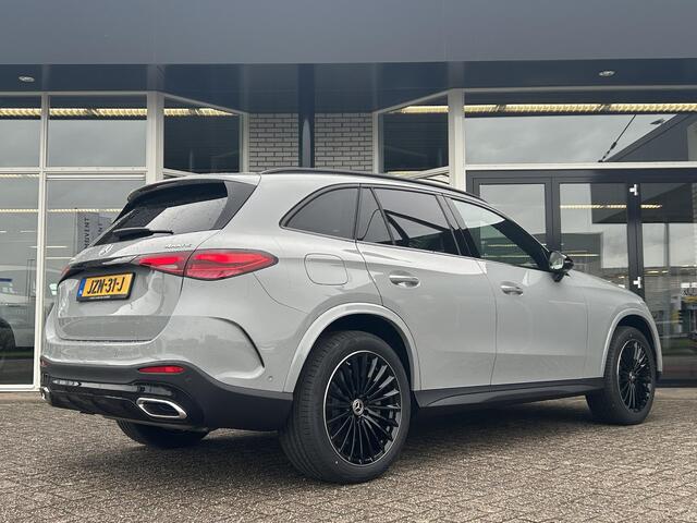 Mercedes-Benz GLC-KLASSE 300e 4MATIC Sport Edition | Premium Pakket | Night Pakket | Winter Pakket | Panoramadak | Burmester 3D Surround | 360° Camera | Augmented Reality voor Navigatie | DISTRONIC Afstandsassistent | Dodehoekassistent | Verkeersbordenassistent | DIGITAL LIGHT | Elektrisch Verstelbare Stoelen + Memory | Stoelverwarming | Stuurverwarming | Sfeerverlichting | Apple CarPlay | Android Auto | Sierdelen Openporig Hout Aluminiumlines | Elektrische Achterklep | Elektrisch Inklapbare Buitenspiegels | Parkeersensoren