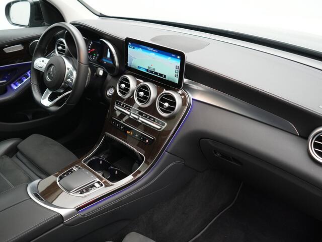 Mercedes-Benz GLC-KLASSE 300e 4MATIC Business Solution AMG PHEV 313pk Dealer O.H. | Trekhaak Af Fabriek | Panodak | Multi Beam LED | Alcantara Sportstoelen Verwarmd | Blis | Camera | Keyless | Sfeerverlichting | Apple Carplay | Navigatie | DAB | Cruise Control | Plug In Hybrid |