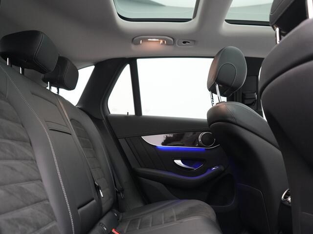 Mercedes-Benz GLC-KLASSE 300e 4MATIC Business Solution AMG PHEV 313pk Dealer O.H. | Trekhaak Af Fabriek | Panodak | Multi Beam LED | Alcantara Sportstoelen Verwarmd | Blis | Camera | Keyless | Sfeerverlichting | Apple Carplay | Navigatie | DAB | Cruise Control | Plug In Hybrid |