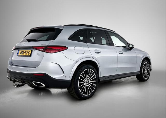 Mercedes-Benz GLC-KLASSE 300e 4MATIC Sport Edition | Trekhaak | Panoramadak | Dodehoekdetectie | Sfeerverlichting | Inclusief 24 maanden MB Certified garantie voor Europa.
