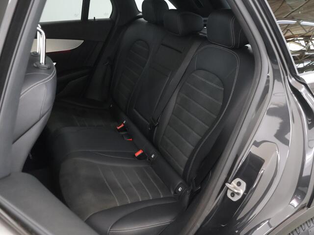Mercedes-Benz GLC-KLASSE 300e 4MATIC AMG | Panoramadak | Trekhaak elektrisch | Distronic | 360 camera |