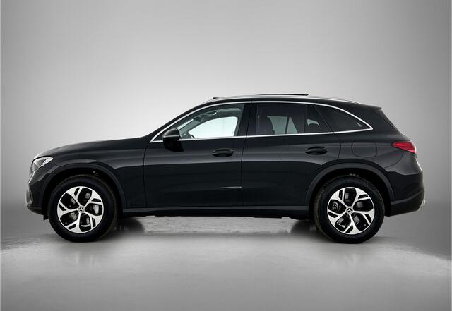 Mercedes-Benz GLC-KLASSE 300 e 4MATIC Plug-In Hybride Trekhaak | Panorama Schuif-Kanteldak | Memory Pakket voorstoelen | Stuur en Stoelverwarming. Inclusief 24 maanden MB Certified garantie voor Europa.