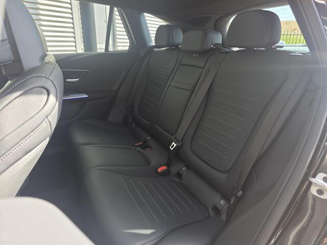 Mercedes-Benz GLC-KLASSE 300e 4MATIC Sport Edition | 360° Camera | Night Pakket | Panoramadak | Dodehoekassistent | Elektrisch Verstelbare Stoelen + Memory | Stoelverwarming | Sfeerverlichting | Apple CarPlay | Android Auto | Elektrische Achterklep | Elektrisch Inklapbare Buitenspiegels | Parkeersensoren