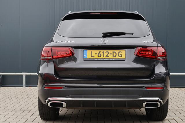 Mercedes-Benz GLC-KLASSE 300e 4MATIC Business Solution AMG | 98% soh! | NL auto | Stoelverwarming | Camera | DAB+ | Elektr. achterklep | Facelift