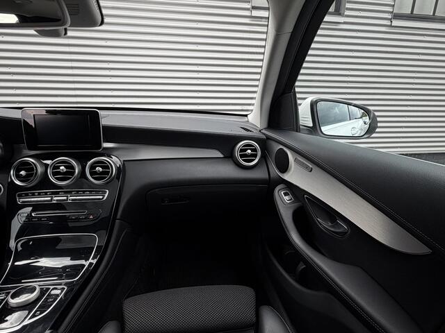 Mercedes-Benz GLC-KLASSE 250 4MATIC |Pano|Trekhaak|Distronic| | Pano | Trekhaak |