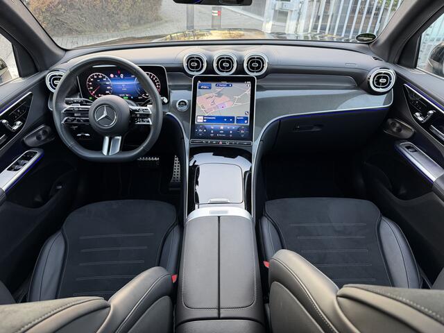Mercedes-Benz GLC-KLASSE 300e 4MATIC AMG Line Premium Pano-Dak | Burmester | Treeplanken | Keyless | 360-Camera | Stoelverw. voor en achter