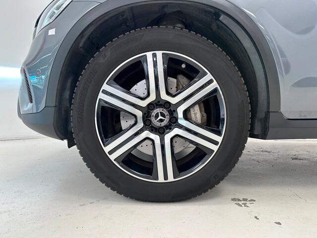 Mercedes-Benz GLC-KLASSE 300e 4MATIC Luxury | Luchtvering | Trekhaak | Panoramadak | Distronic |