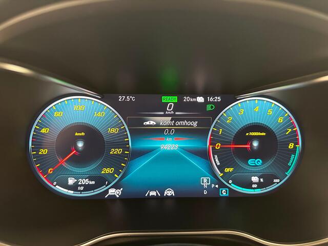 Mercedes-Benz GLC-KLASSE 300e 4MATIC Luxury | Luchtvering | Trekhaak | Panoramadak | Distronic |