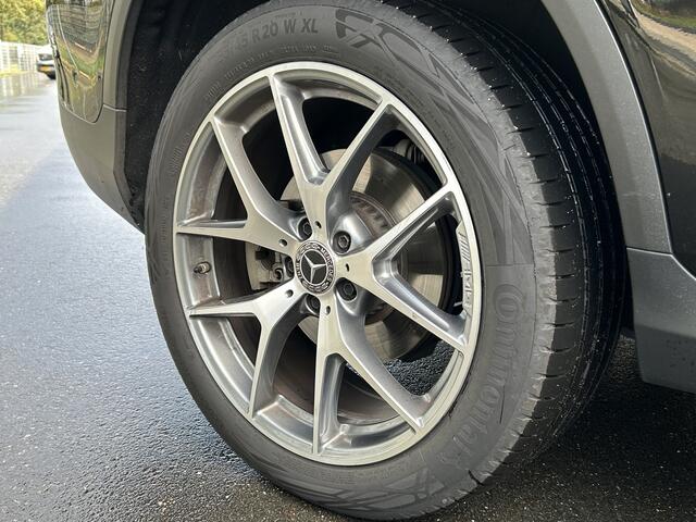 Mercedes-Benz GLC-KLASSE 300e AMG // Panoramadak // Memory Stoelen // 360 Camera // Carplay // Keyless Entry // Privacy Glass // Elek. Achterklep // 20" AMG Velgen