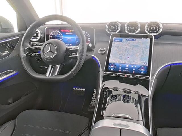 Mercedes-Benz GLC-KLASSE 300 e 4MATIC AMG Plug-In Hybride AMG Line | 20 Inch AMG Velgen | Trekhaak | Parkeerpakket met 360°-camera | Memory Voorstoelen. Inclusief 24 maanden Mercedes-Benz Certified garantie voor Europa.