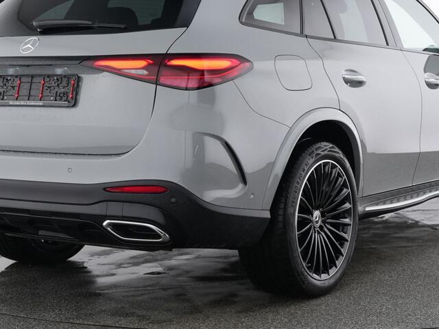 Mercedes-Benz GLC-KLASSE 300 e 4MATIC AMG Plug-In Hybride | AMG Premium Line | Night Pakket | Panoramadak | Digital Light | Memory Voorstoelen | 20 Inch AMG Velgen. Inclusief 24 maanden MB Certified garantie voor Europa.
