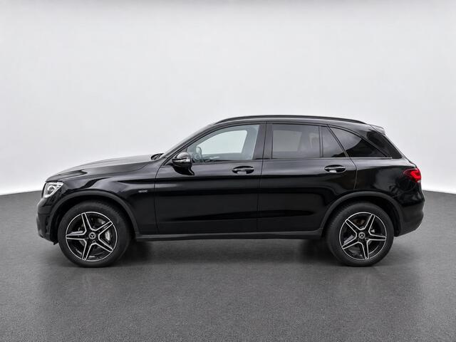 Mercedes-Benz GLC-KLASSE 300e 4MATIC Business Solution AMG Navigatie Apple CarPlay Android Auto 360° camera Parkeerhulp Cruise Control Full Led Stoelverwarming Elektrische achterklep Climate Control Lichtmetalen velgen