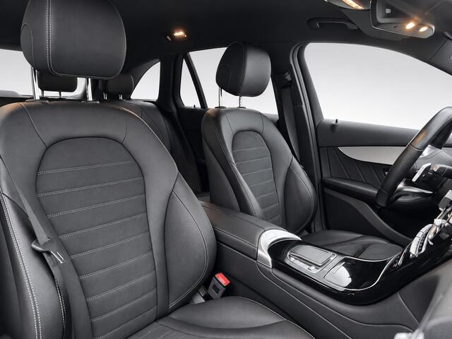 Mercedes-Benz GLC-KLASSE 300e 4MATIC Business Solution AMG Navigatie Apple CarPlay Android Auto 360° camera Parkeerhulp Cruise Control Full Led Stoelverwarming Elektrische achterklep Climate Control Lichtmetalen velgen