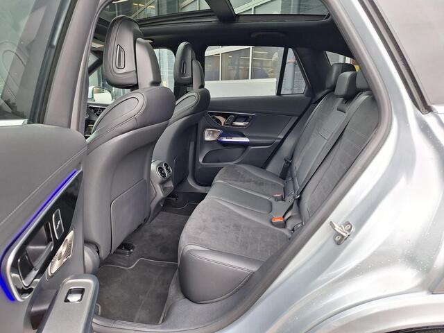 Mercedes-Benz GLC-KLASSE 300e 4MATIC Sport Edition | Trekhaak Wegklapbaar | Panoramadak | Burmester | 360° Camera | Memory Pakket | Stoelverwarming | Sfeerverlichting | DISTRONIC Afstandsassistent | Privacy Glas Achter | Dodehoekassistentie | Elektrisch Bedienbare Achterklep