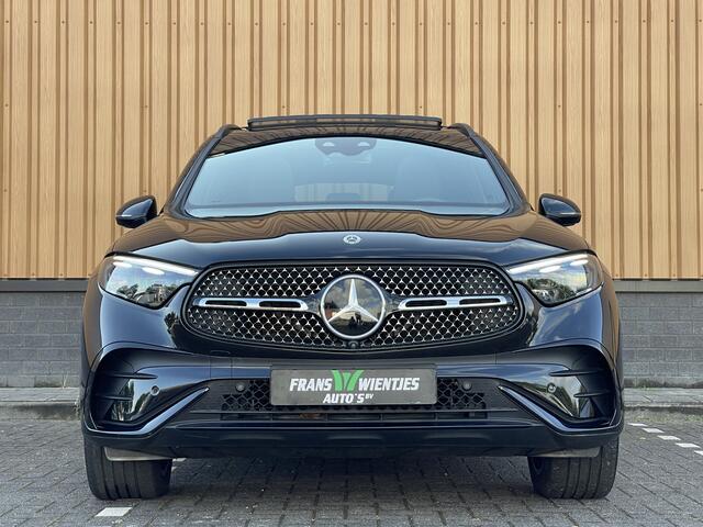 Mercedes-Benz GLC-KLASSE 220d 4MATIC AMG Line | 360 Camera | Panoramadak | Sfeerverlichting | Digital Light | Zwenkhaak | Burmester | Apple Carplay | Keyless |