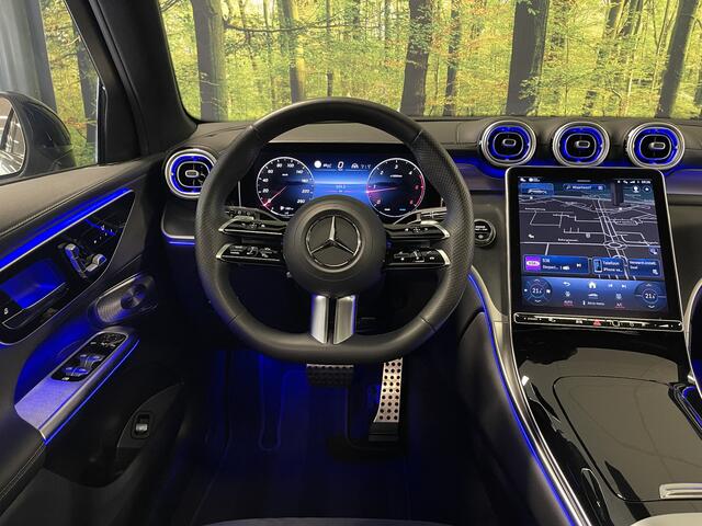 Mercedes-Benz GLC-KLASSE 220d 4MATIC AMG Line | 360 Camera | Panoramadak | Sfeerverlichting | Digital Light | Zwenkhaak | Burmester | Apple Carplay | Keyless |